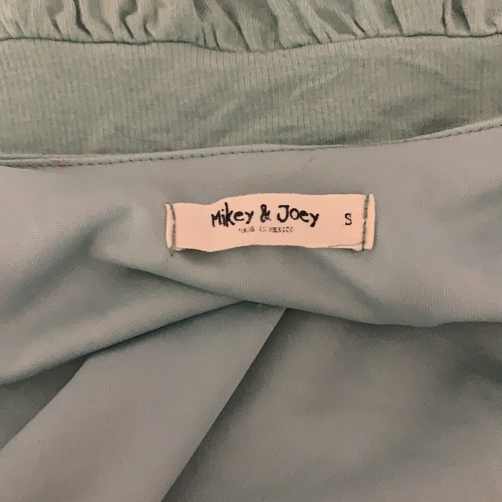 A cropped top shirt